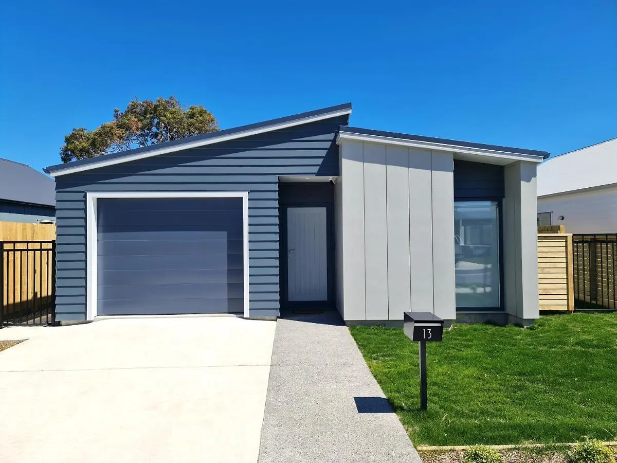 Brand New & Cosy In Kapiti - New 3-Bedrooms 4-Beds In Paraparaumu