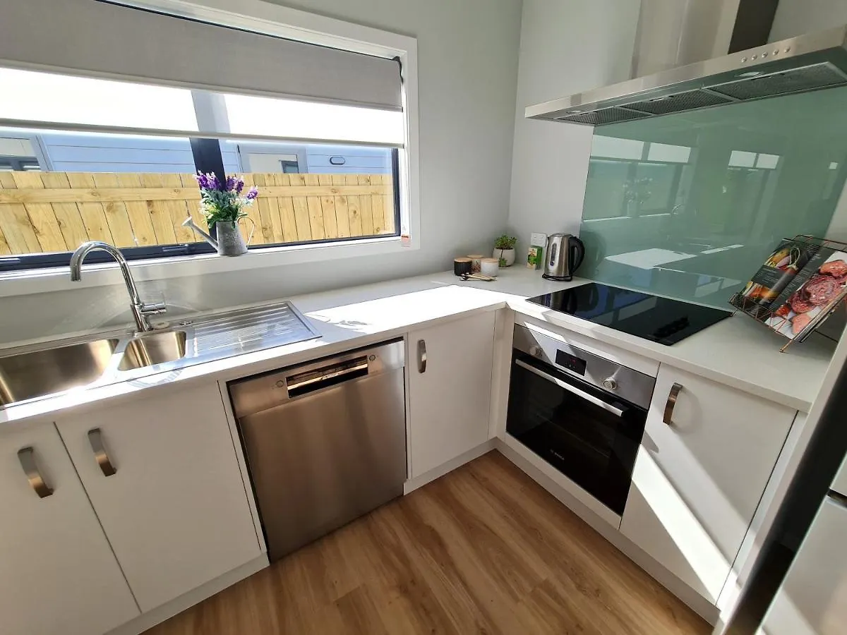 Holiday home Brand New & Cosy In Kapiti - New 3-Bedrooms 4-Beds In Paraparaumu